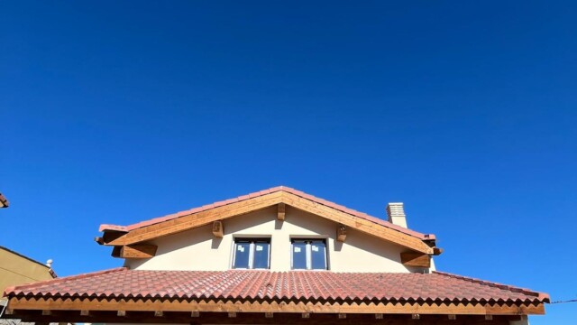 Reforma de hogar completo, fachada y techado, muros en Avila Reforma de hogar completo, fachada y techado, muros en Avila